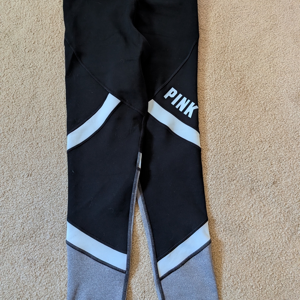 PINK Victoria's Secret Womens Leggings in Black and Gray